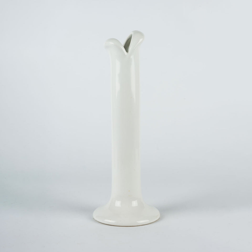 White glazed ceramic mouth vase handmade in Italy and created by Mancioli for Raymor USA in the 1970s.